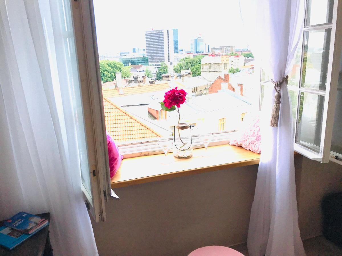 Cozy Oldtown Studio With Magnific City View Tallinn Exterior photo